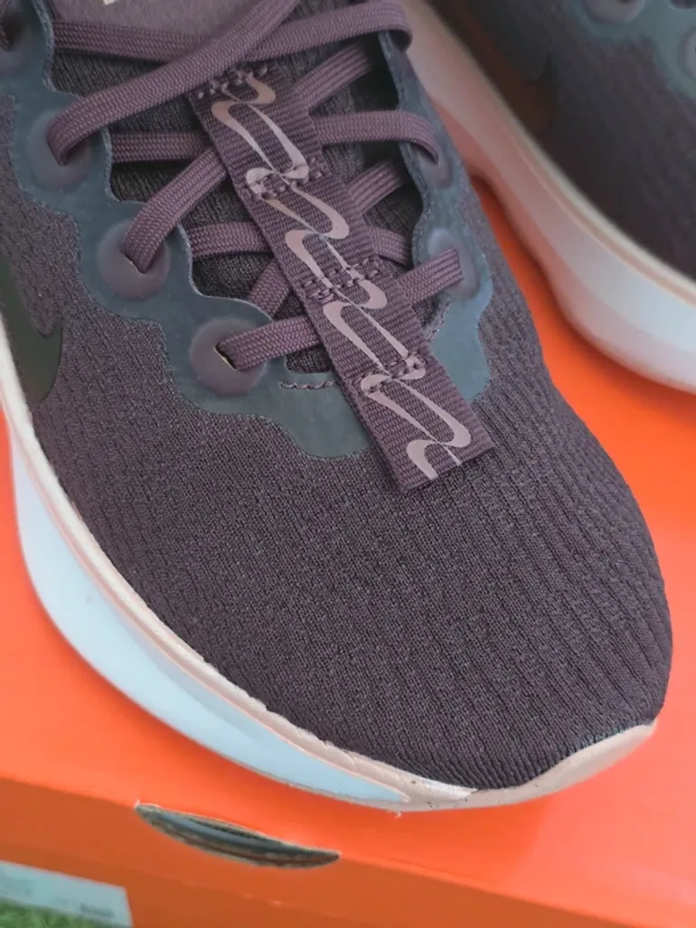 Rose Nike Running Fitness Shoes bike d'occasion — image 14 sur 15