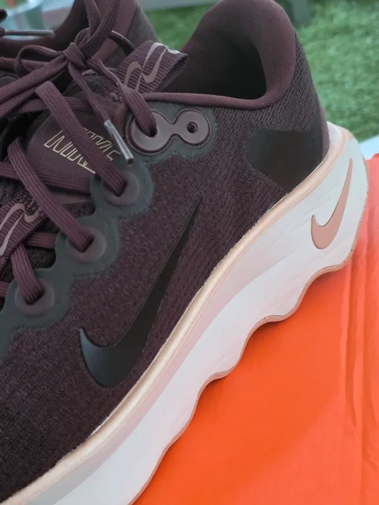 Rose Nike Running Fitness Shoes bike d'occasion — image 13 sur 15