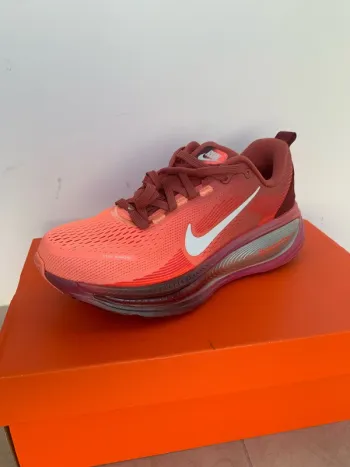 Gebrauchtes Nike Vomero 18 Running Shoes