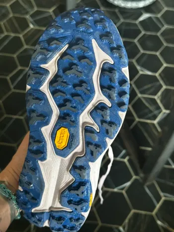 Hoka Speedgoat 6 GTX bike d'occasion — image 4 sur 5