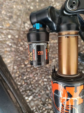 Fox Float X2 Factory 2024 bike d'occasion — image 2 sur 3