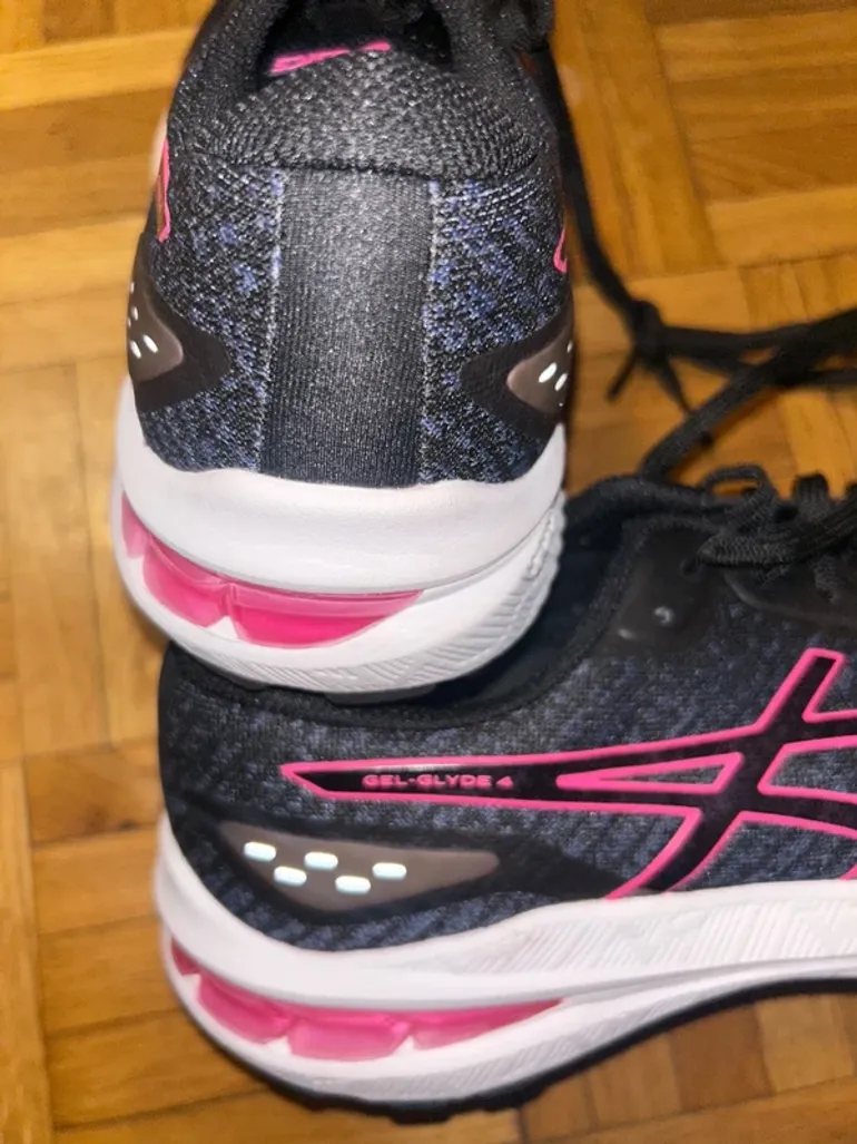 Used Asics Baskets Femme bike — image 6 of 6