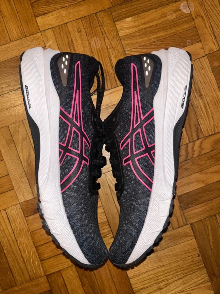 Used Asics Baskets Femme bike — image 4 of 6