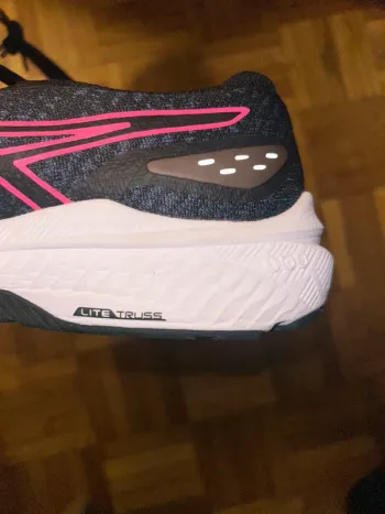 Used Asics Baskets Femme bike — image 5 of 6