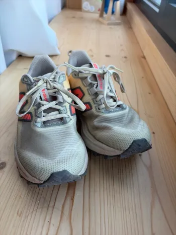Used New Balance Trail Running Shoes bike — image 3 of 7