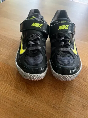 Used Nike Zoom HJ III Running Shoes