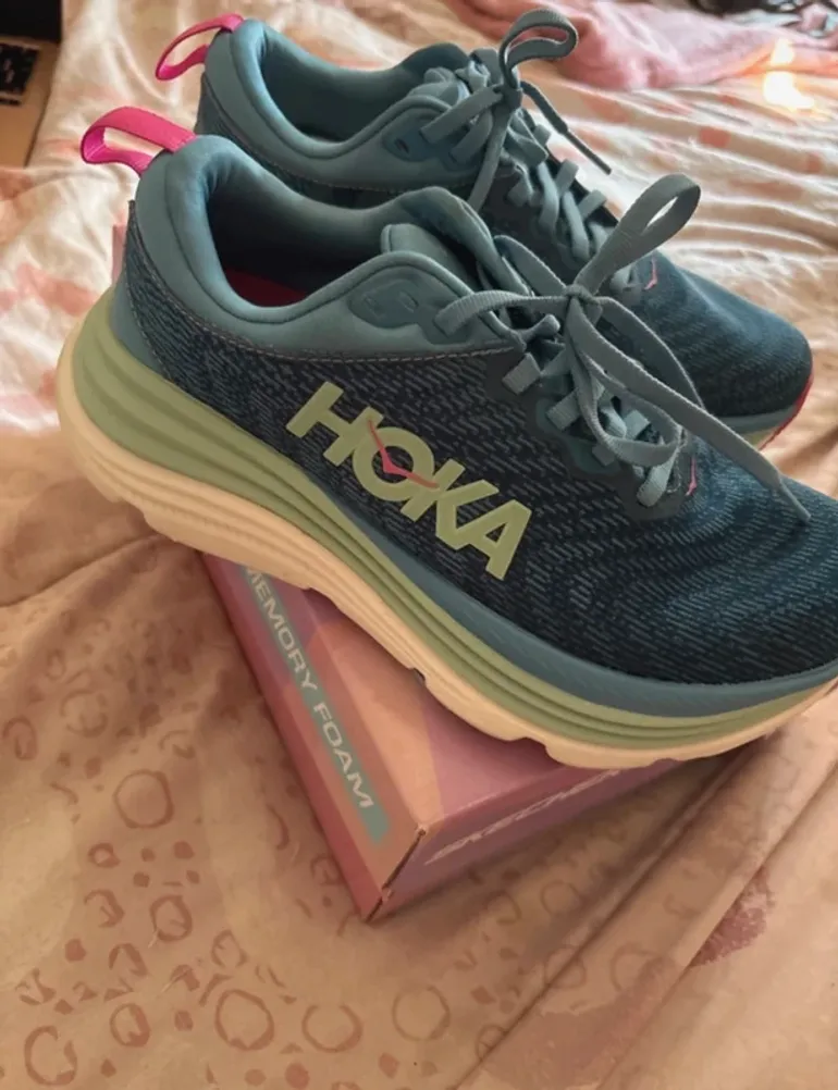 Hoka Running Shoes bike d'occasion — image 2 sur 5
