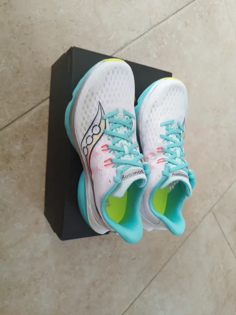 Used Saucony Running Shoes bike — image 6 of 7
