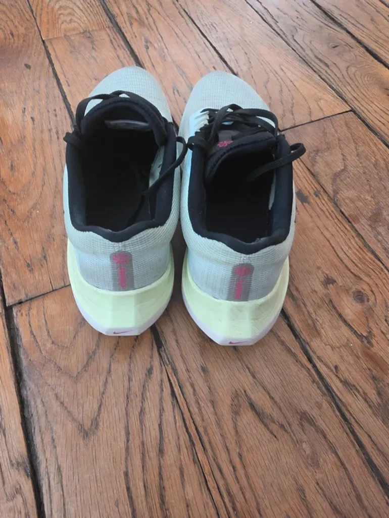 Used Nike ZoomX bike — image 3 of 7