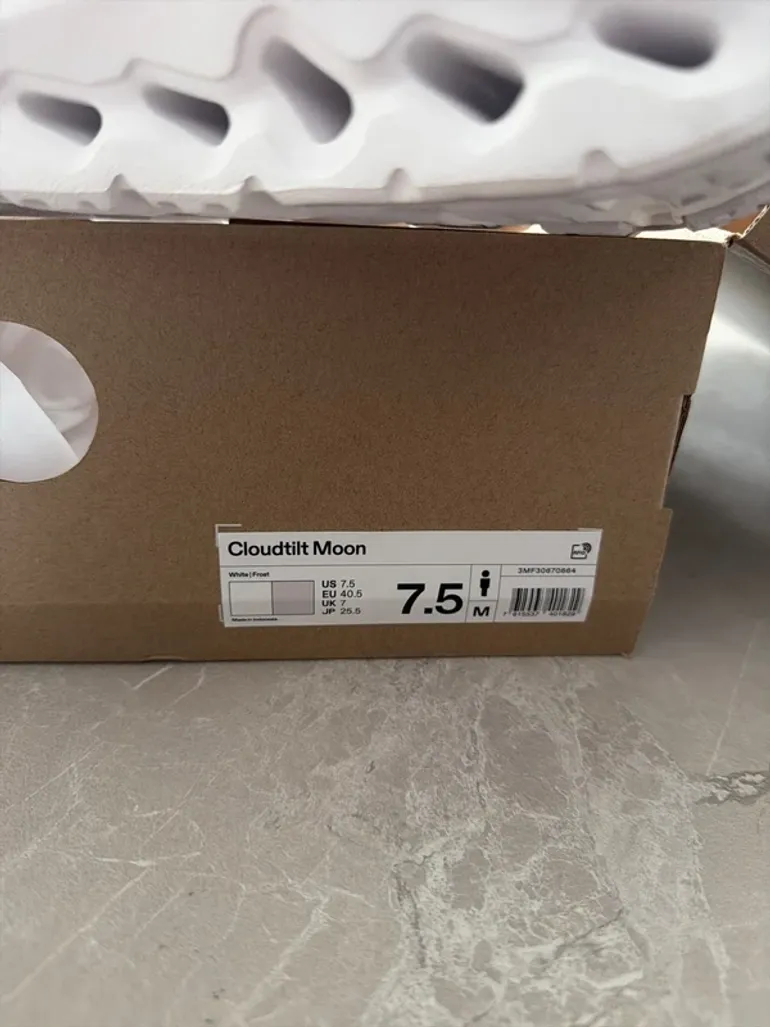 Used On Running shoes bike — image 4 of 9