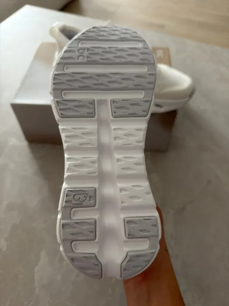 Used On Running shoes bike — image 5 of 9