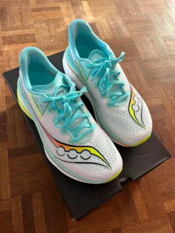 Used Saucony Endorphin Azura Running Shoes