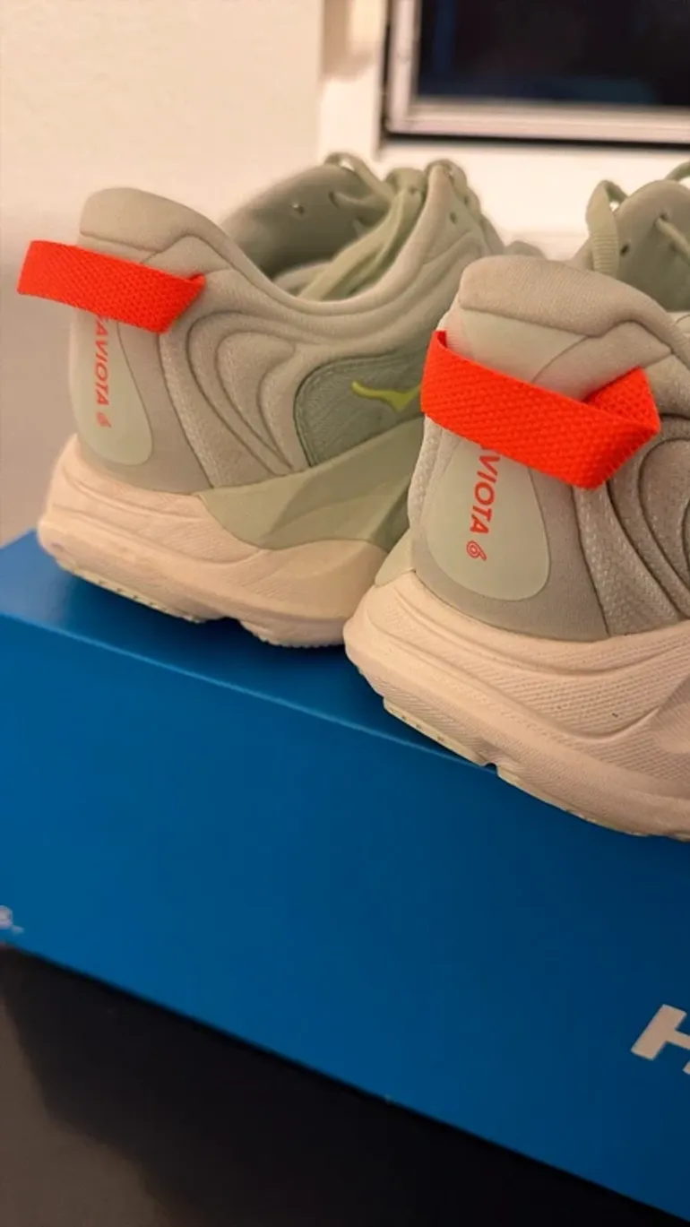 Used Hoka Sneakers bike — image 3 of 4
