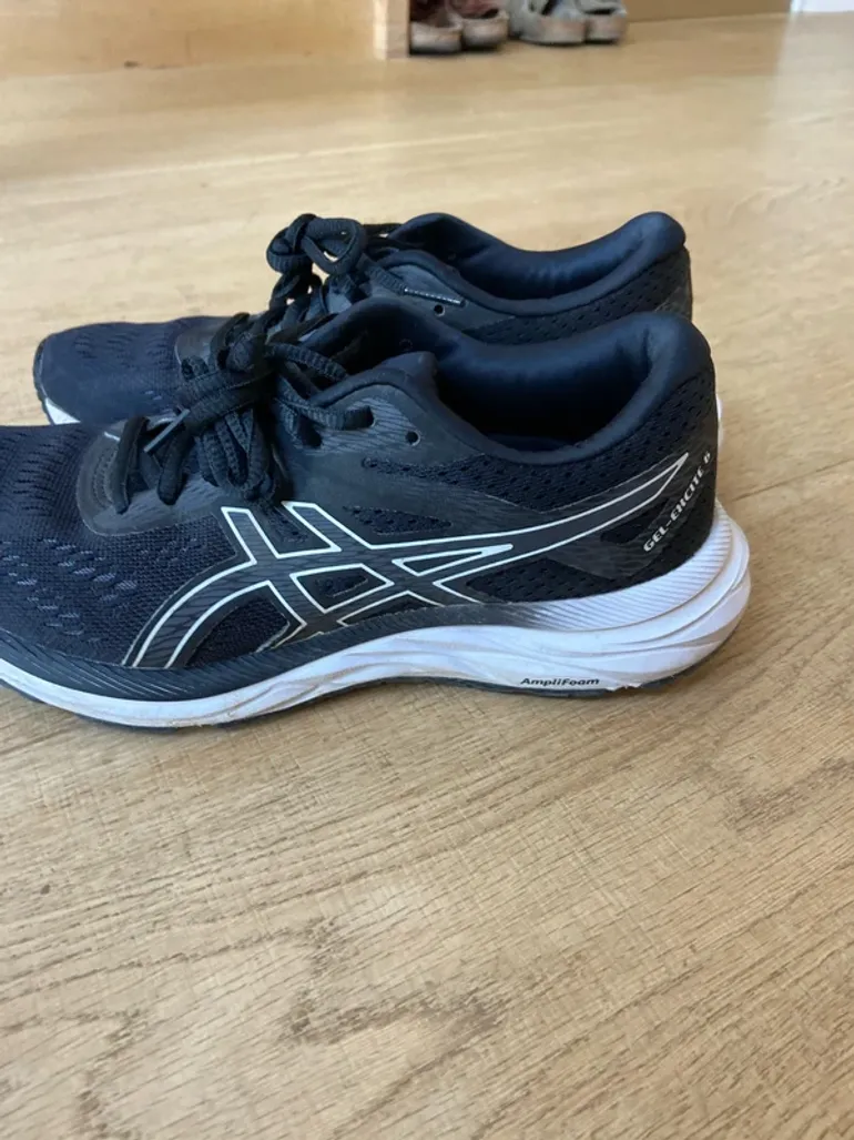 Used Asics Gel Excite 6 bike — image 4 of 4