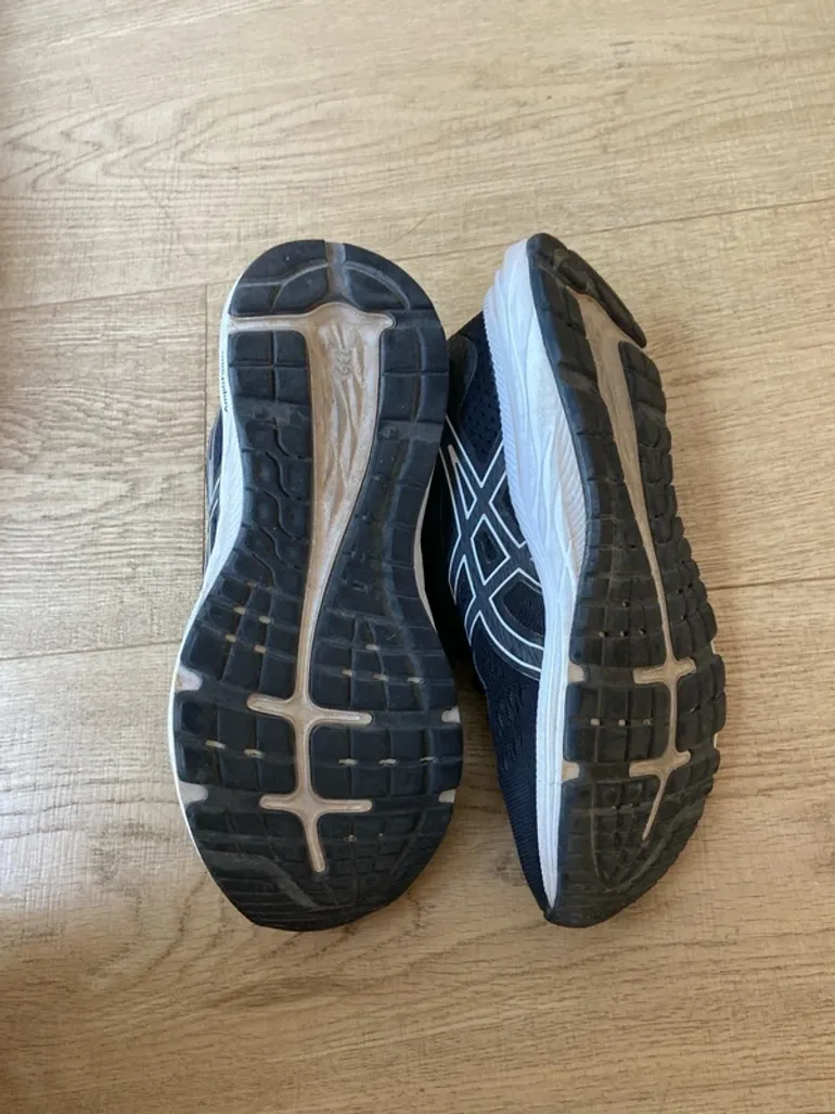 Used Asics Gel Excite 6 bike — image 3 of 4