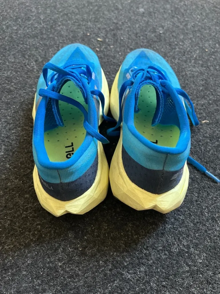 Used New Balance FuelCell Rebel v4 bike — image 5 of 5