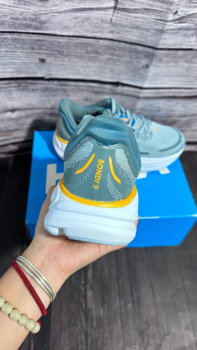 Hoka Shoes size 44 bike d'occasion — image 6 sur 9
