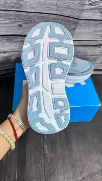 Hoka Shoes size 44 bike d'occasion — image 2 sur 9
