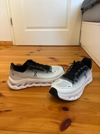Tweedehands On Running Cloud Running Shoes