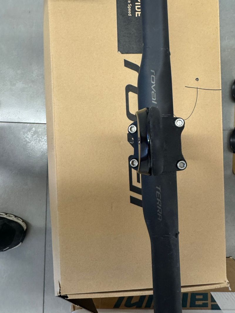 Used Roval Terra Carbon Handlebar 2024 Cockpit