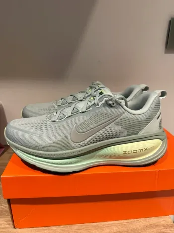 Nike Vomero 18 bike d'occasion — image 6 sur 22
