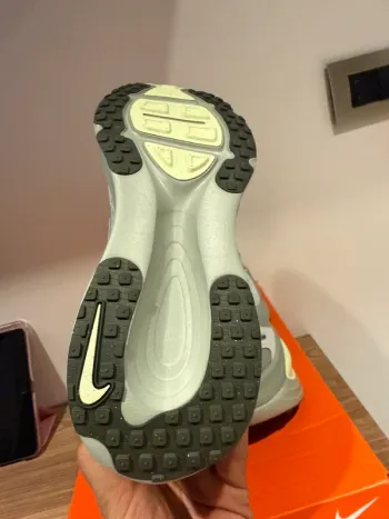 Nike Vomero 18 bike d'occasion — image 12 sur 22