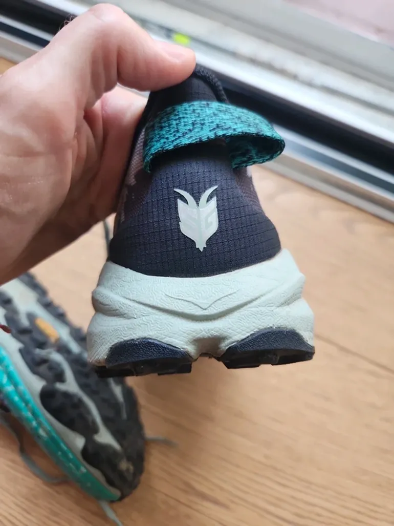 Hoka Running Shoes 40.5 bike usato — immagine 13 di 15