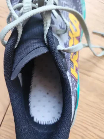Hoka Running Shoes 40.5 bike usato — immagine 7 di 15