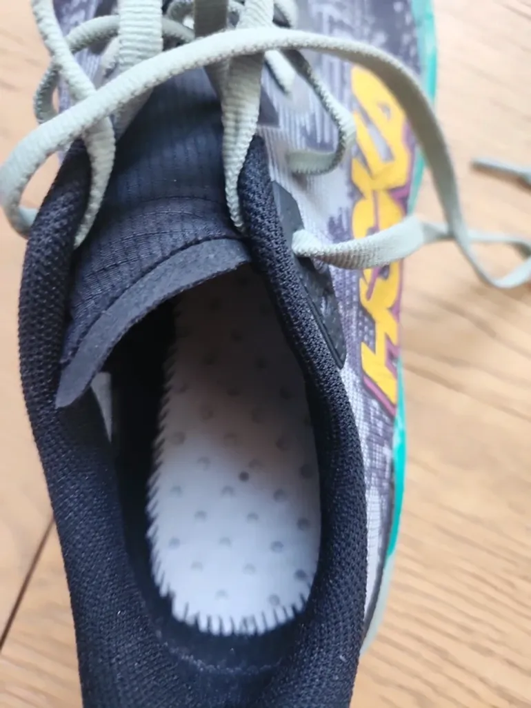 Hoka Running Shoes 40.5 bike usato — immagine 7 di 15
