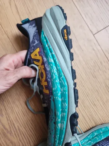 Hoka Running Shoes 40.5 bike usato — immagine 12 di 15