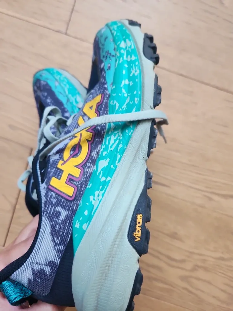 Hoka Running Shoes 40.5 bike usato — immagine 11 di 15