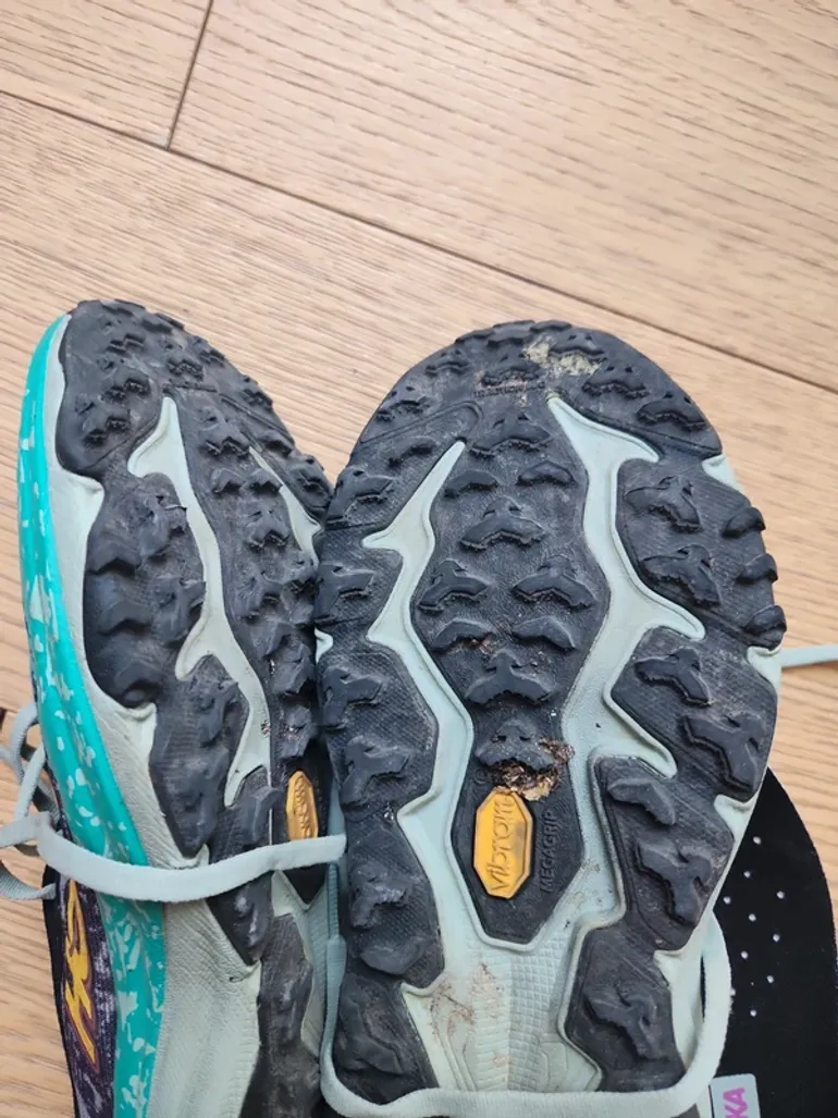 Hoka Running Shoes 40.5 bike usato — immagine 9 di 15