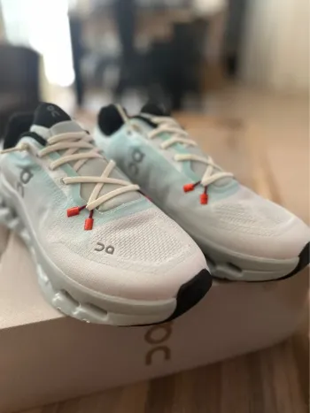 Used On Running shoes turquoise Running Shoes