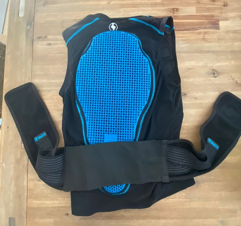 Used BLISS Back Protector 2022 bike — image 3 of 8