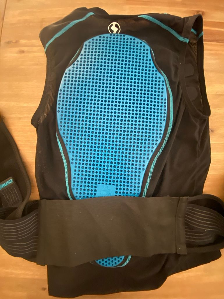 Used BLISS Back Protector 2022 bike — image 6 of 8