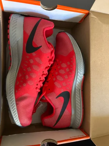 Used Pegasus Air Zoom 31 Running Shoes