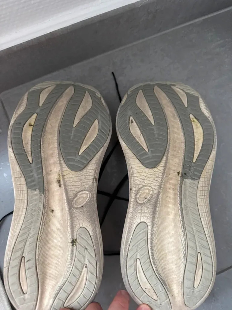 Tweedehands Asics Gel Nimbus 27 bike — afbeelding 5 van 5