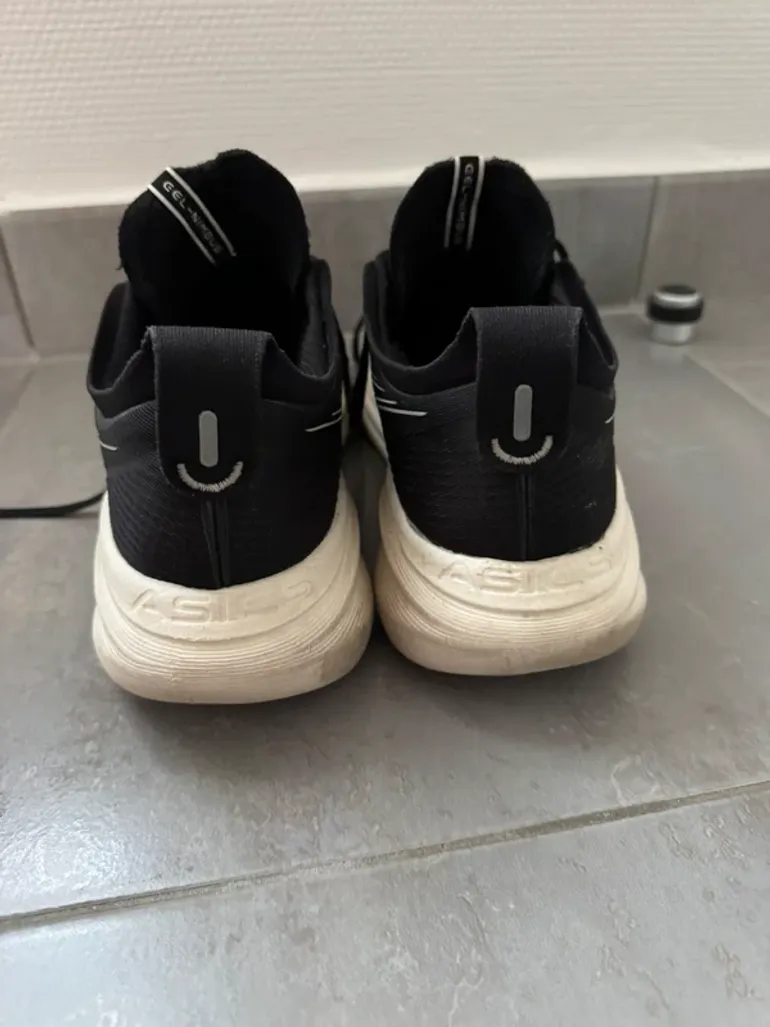 Tweedehands Asics Gel Nimbus 27 bike — afbeelding 4 van 5