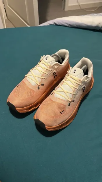 Tweedehands Orange On Cloud Running Shoes