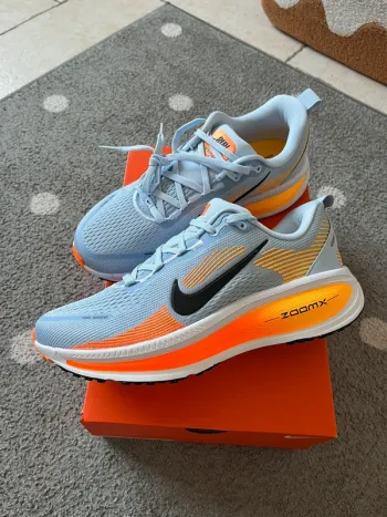 Gebrauchtes Nike Vomero 18 Running Shoes