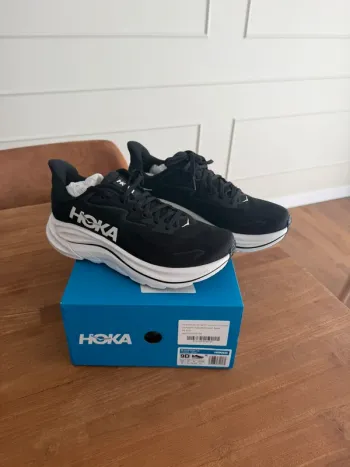 Hoka Clifton 10 Running Shoes d'occasion