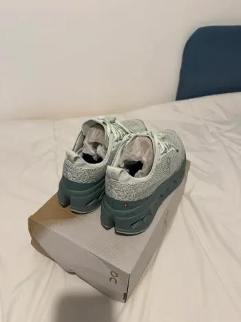 Used On Running On Shoes Size 42 bike — image 4 of 5