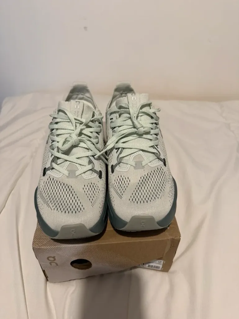 Used On Running On Shoes Size 42 bike — image 2 of 5