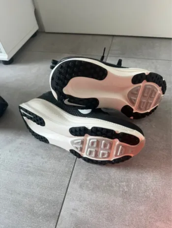 Tweedehands Nike Vomero 18 bike — afbeelding 5 van 6