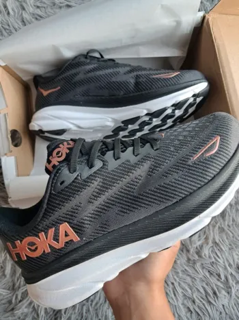 Used Hoka Clifton 9 Running Shoes
