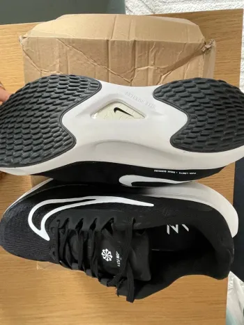 Used Nike Zoom Fly 5 bike — image 4 of 4