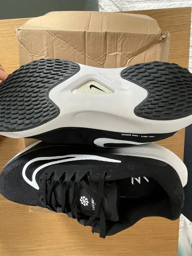 Used Nike Zoom Fly 5 bike — image 4 of 4
