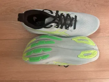 Used Asics Gel Nimbus 28 bike — image 3 of 4