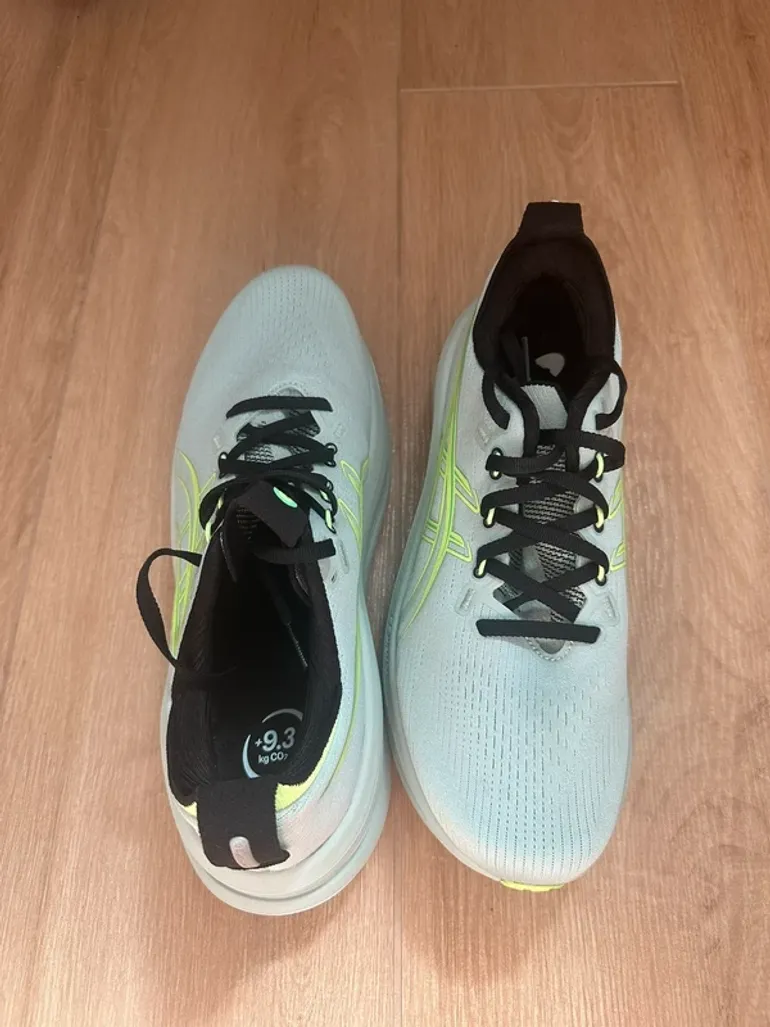 Used Asics Gel Nimbus 28 bike — image 2 of 4
