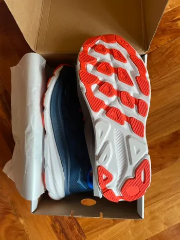 Hoka Clifton 9 bike d'occasion — image 4 sur 7
